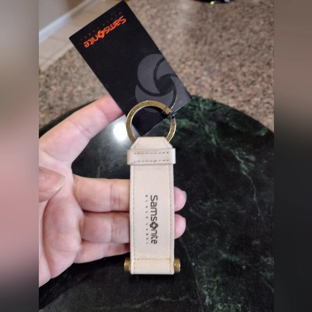 NWT Samsonite Black Label  Key Ring  Leather